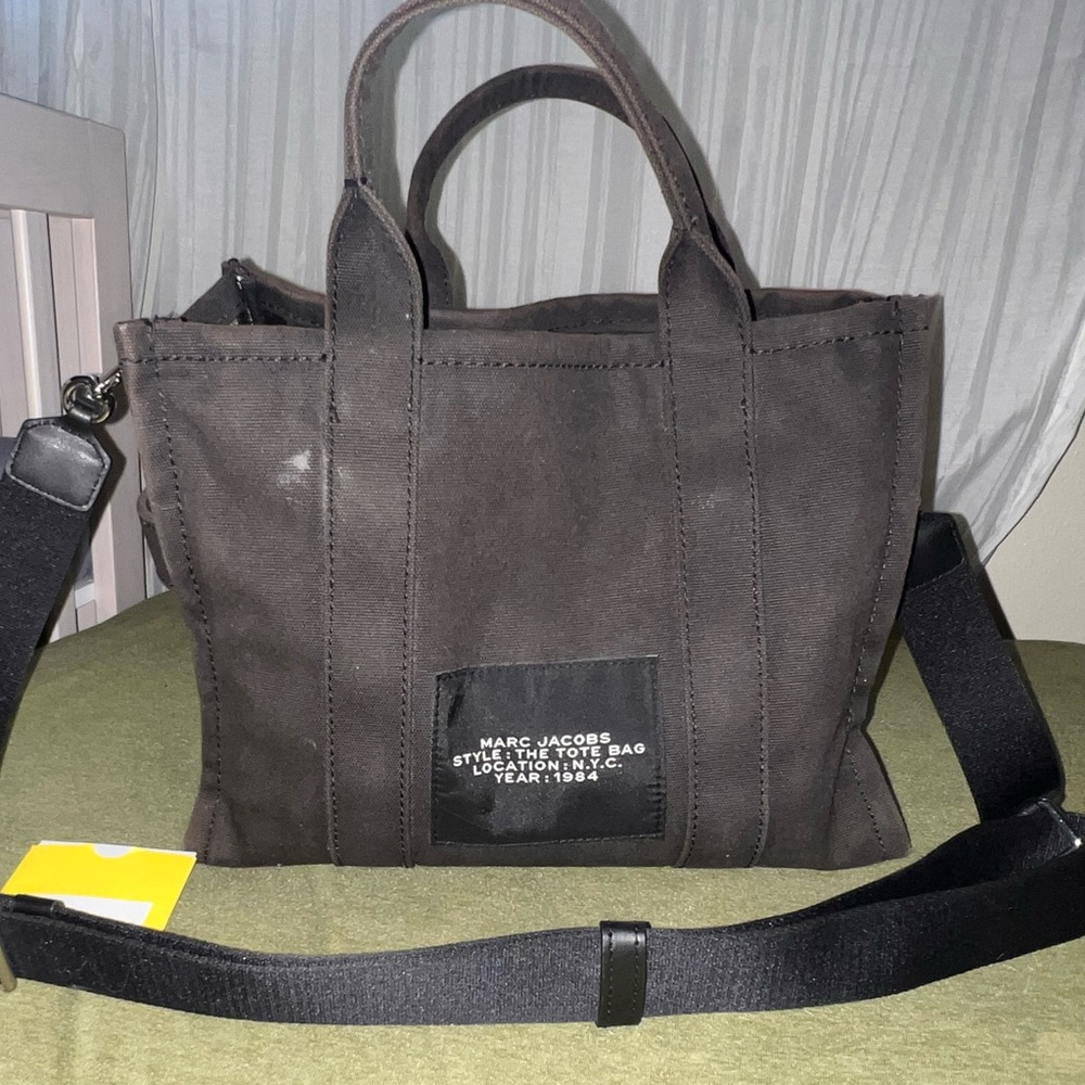 Marc Jacobs The Tote Bag in Black Medium